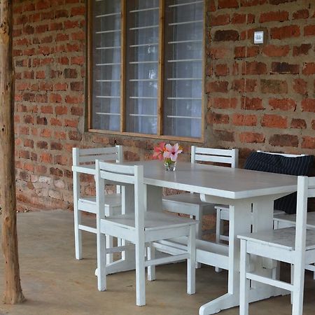 Milemeleni Guesthouse Lushoto Ngoại thất bức ảnh